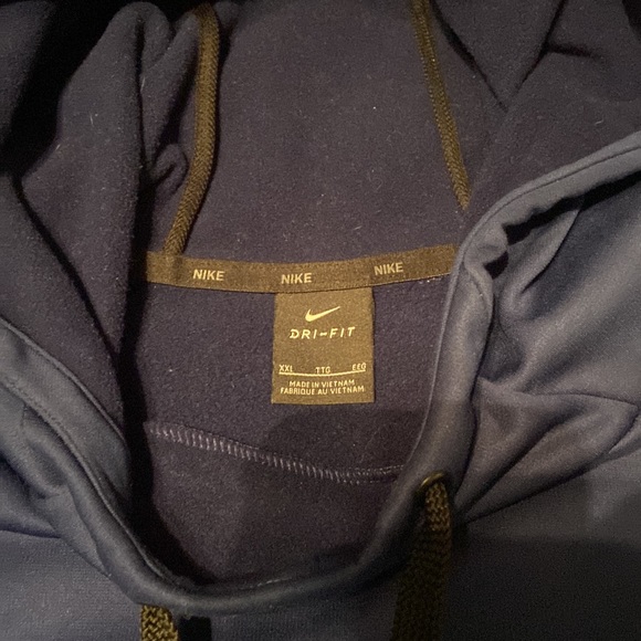 Nike - Picture 3 of 4